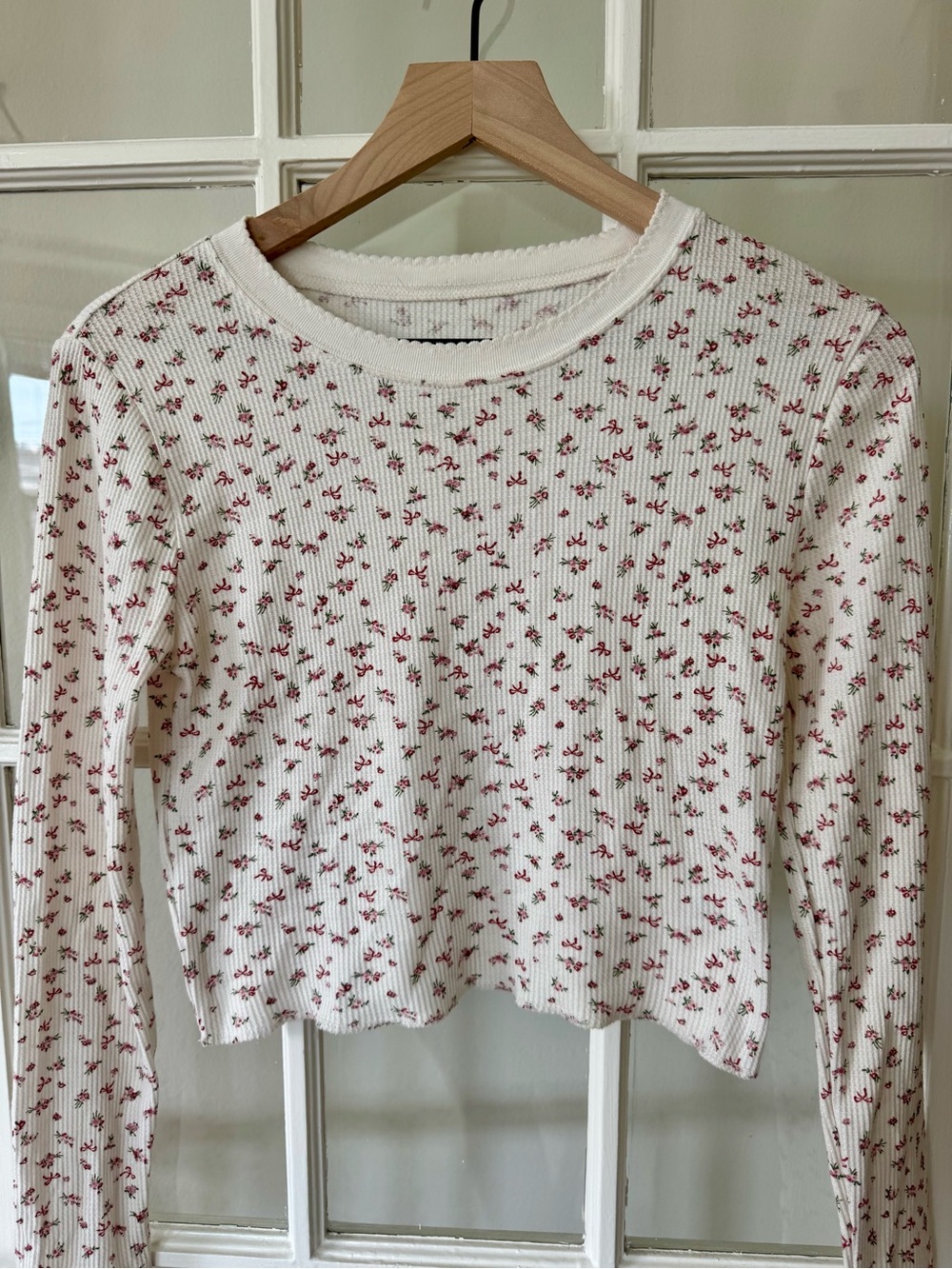 White Floral Coquette Thermal Long-Sleeve Crop Top Waffle Texture Scalloped Neck
